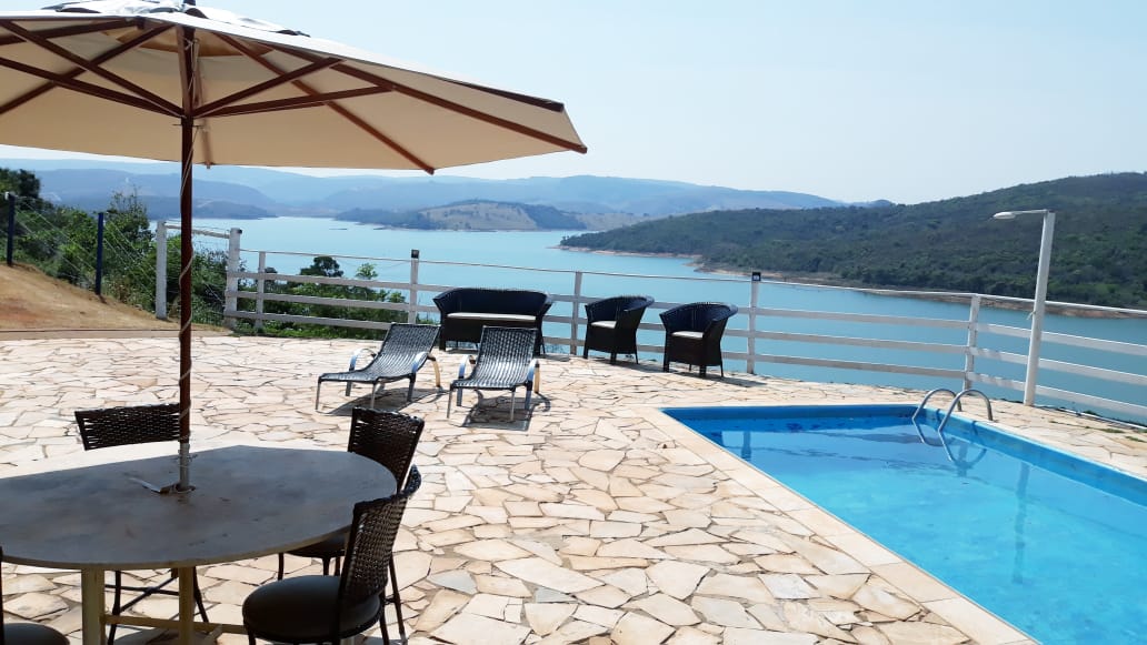 Rancho próximo a Escarpas do Lago com vista para o lago de furnas