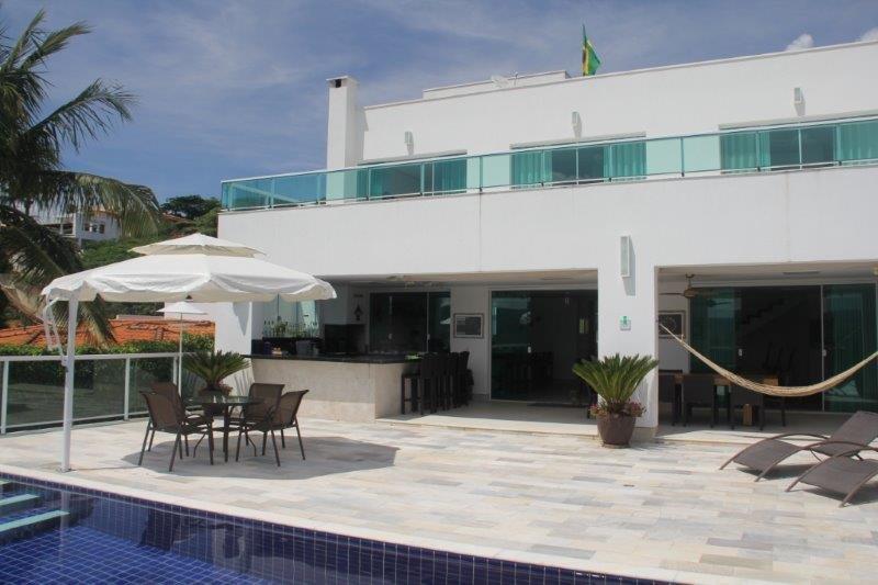 Casa com vista privilegiada em Escarpas do Lago