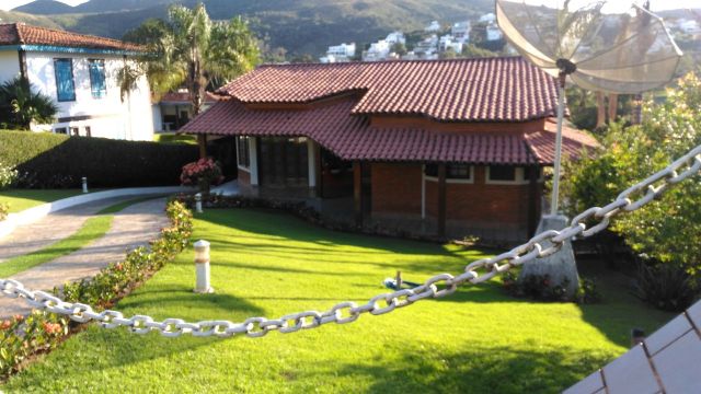 Casa Espetacular localiza em Escarpas do Lago